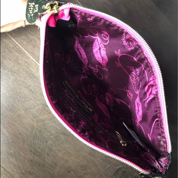 BRAND NEW Betsey Johnson J wristlet - Picture 4 of 5